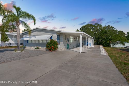 9183 Salisbury Dr, Brooksville, FL, 34613-4975 | Card Image