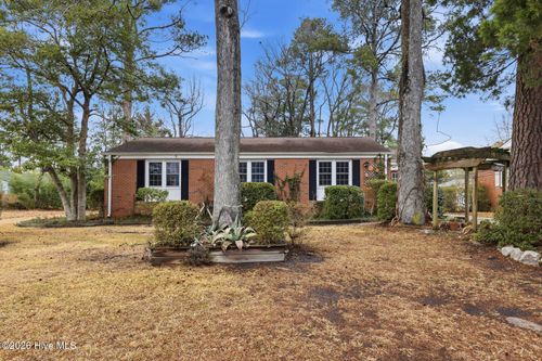608 Maple St, Jacksonville, NC, 28540-6614 | Card Image