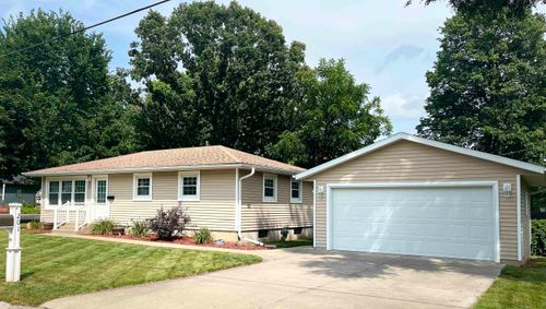 201 Merton Ave, Lodi, WI, 53555-1426 | Card Image