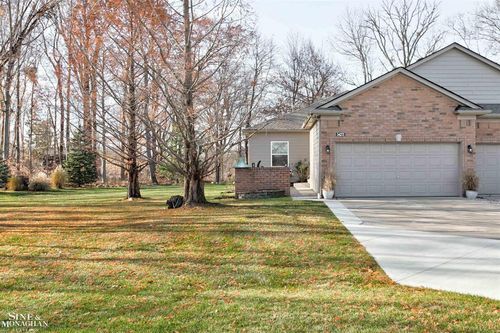 54271 Camden Circle, Chesterfield Twp, MI, 48051 | Card Image