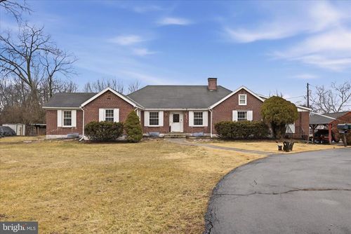 8238 Dam Number 4 Rd, WILLIAMSPORT, MD, 21795-2023 | Card Image