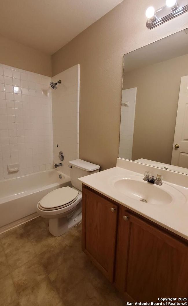 15847 Manes Grv, House other with 3 bedrooms, 2 bathrooms and null parking in San Antonio TX | Image 13