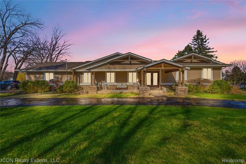 3860 E Commerce Rd, Commerce Township, MI, 48382-1302 | Card Image