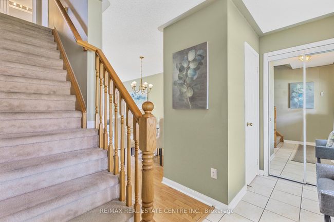 12 Sentimental Way, House attached with 3 bedrooms, 2 bathrooms and 1 parking in Brampton ON | Image 4