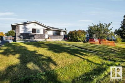 4915 47 St, House other with 4 bedrooms, 2 bathrooms and null parking in Thorsby AB | Image 3