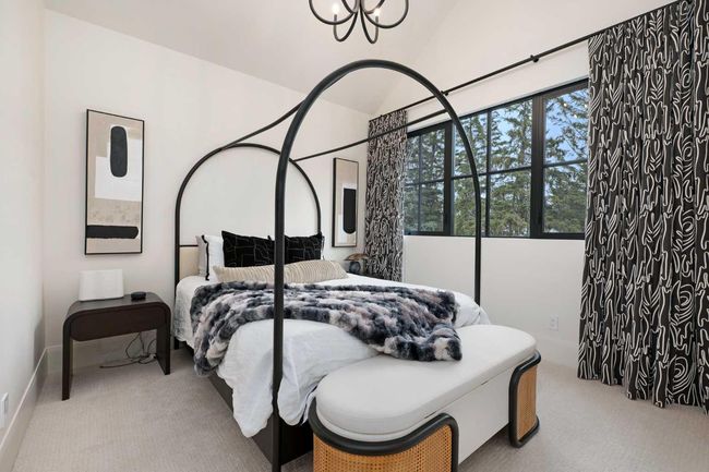 6918 Legare Dr Sw, House other with 4 bedrooms, 7 bathrooms and 3 parking in Calgary AB | Image 26