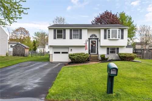 5386 Tourmaline Dr, Clay, NY, 13041-8961 | Card Image