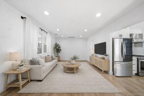 6821 Cloverdale Ln, Oakland Gardens, NY, 11364-2760 | Card Image