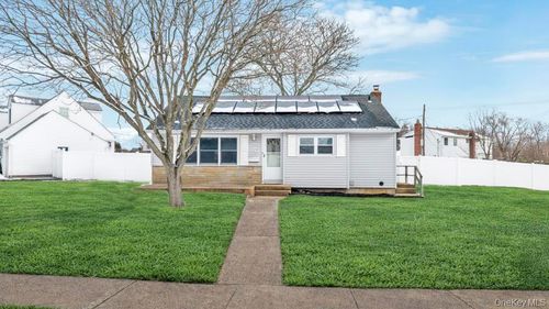 41 Winding Rd, Hicksville, NY, 11801-5735 | Card Image