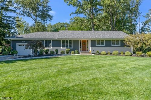 333 Hollywood Ave, Gillette, NJ, 07933-1217 | Card Image