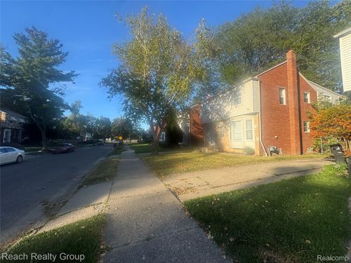 14844 Heyden St, Detroit, MI, 48223-2107 | Card Image