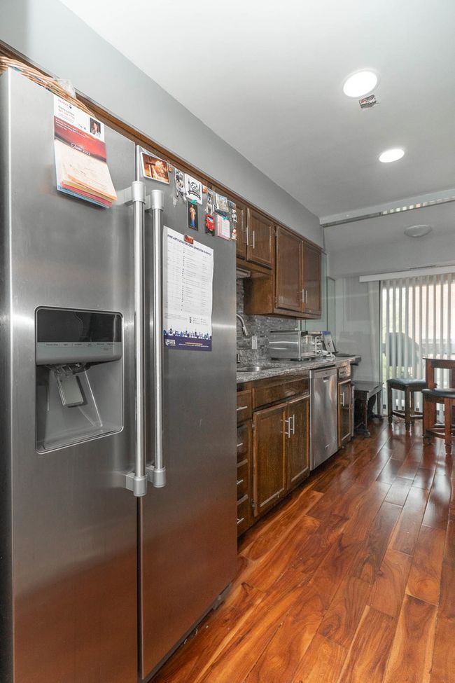 APT-210 - 3801 Appian Way, Home with 3 bedrooms, 2 bathrooms and null parking in Glenview IL | Image 7
