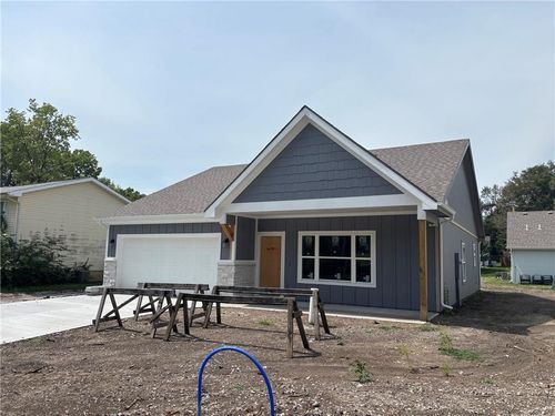 440 N Prairie St, Liberty, MO, 64068-1627 | Card Image