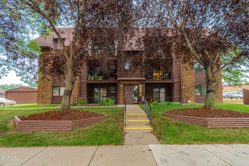 6-2033 N Washington St, Bismarck, ND, 58501-7606 | Card Image