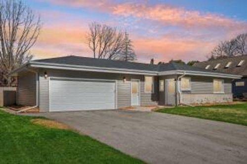 W60N873 Sheboygan Rd, Cedarburg, WI, 53012-1324 | Card Image