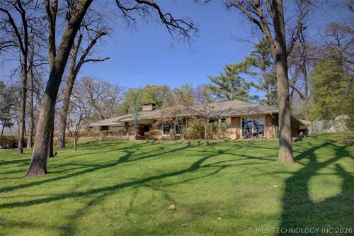 4464 Oak Rd, Tulsa, OK, 74105-4223 | Card Image