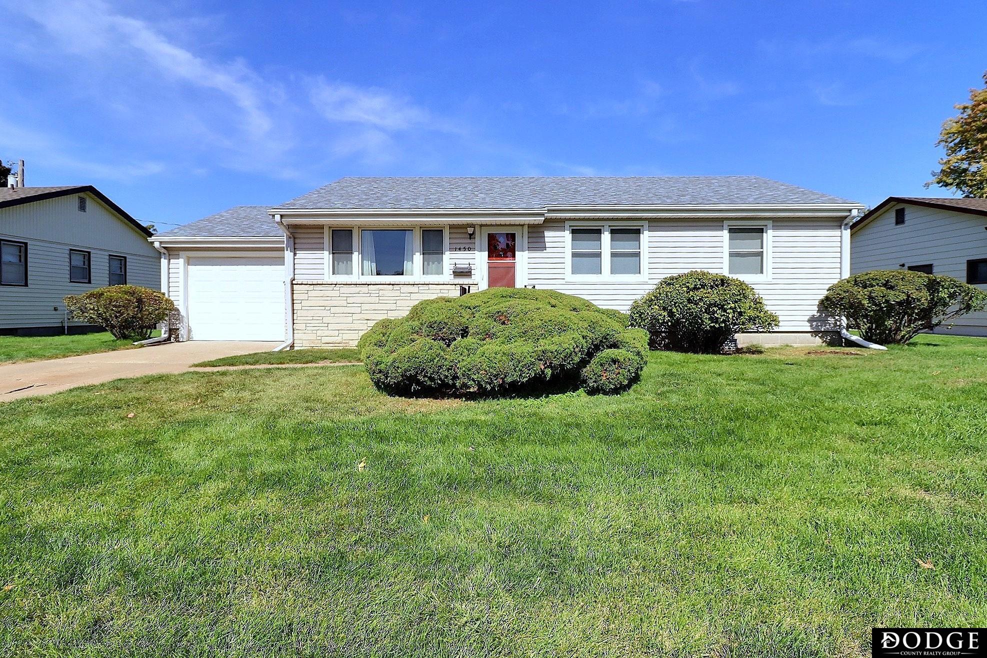 20th St, Fremont, NE 68025