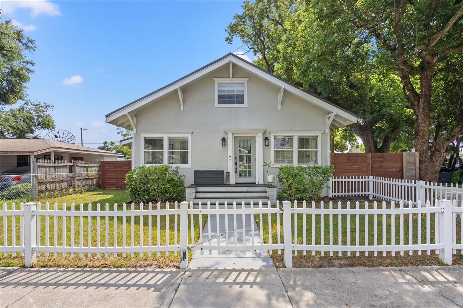 Arlington Ave, Tampa, FL 33603