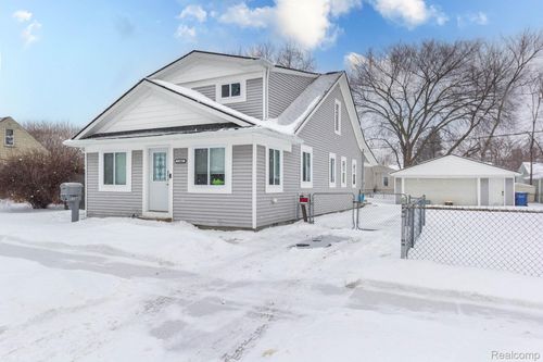 11043 Cadillac Ave, Warren, MI, 48089-2449 | Card Image