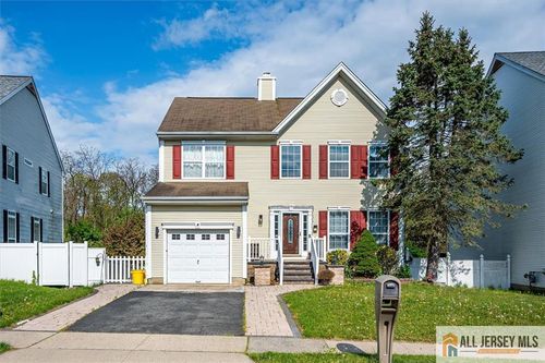 7 Stanford Dr, KENDALL PARK, NJ, 08824-1917 | Card Image