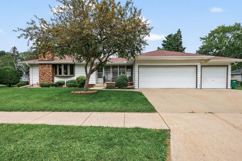 9549 5th Ave S, Bloomington, MN, 55420-4439 | Card Image