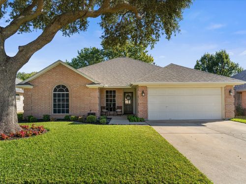 325 Cindy Ln, Saginaw, TX, 76179-3456 | Card Image