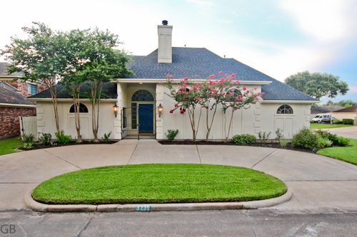 3235 Country Club Blvd, Stafford, TX, 77477-4609 | Card Image
