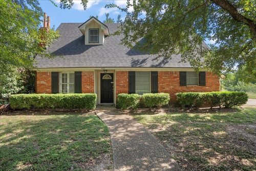 421 Forrest Ln, Corsicana, TX, 75110-1813 | Card Image