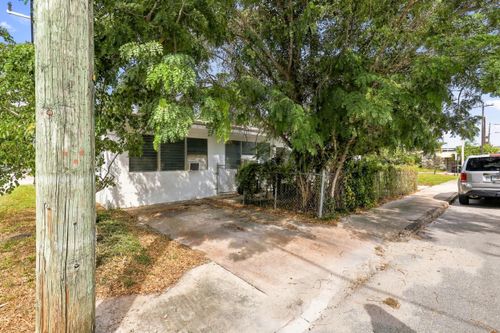 1208 3rd Avenue S, Lake Worth Beach, FL, 33460 | Card Image