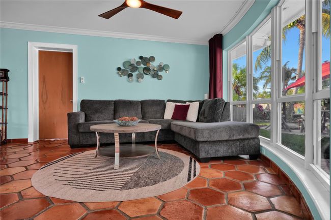 2009 Ne 24th St, House other with 2 bedrooms, 2 bathrooms and null parking in Wilton Manors FL | Image 9