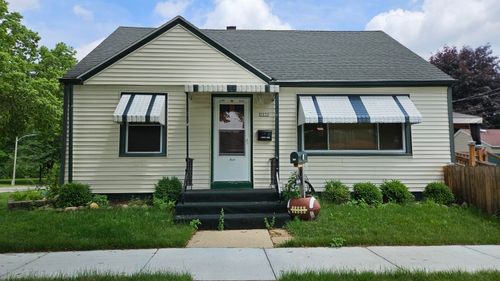 3030 S 33rd St, Milwaukee, WI, 53215-3642 | Card Image