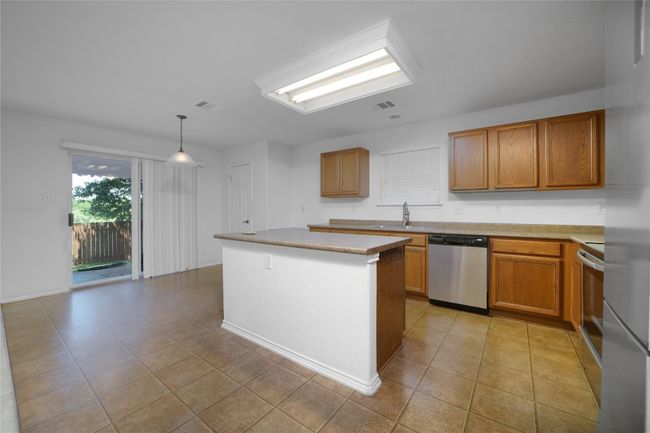 180 Beech Dr, House other with 3 bedrooms, 3 bathrooms and null parking in Kyle TX | Image 12