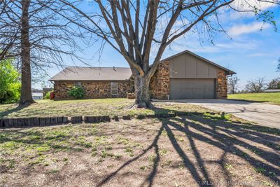 435 N Meadowood Street, House other with 4 bedrooms, 2 bathrooms and null parking in Cleveland OK | Image 1