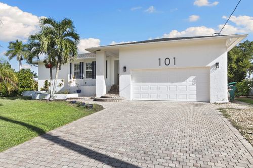101 San Salvador St, NAPLES, FL, 34113-8640 | Card Image