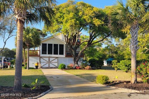 102 E Island Dr, Oak Island, NC, 28465-7611 | Card Image