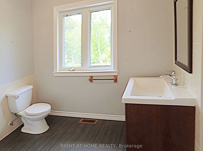 2384 Champlain Rd, House other with 3 bedrooms, 2 bathrooms and 6 parking in Tiny ON | Image 11