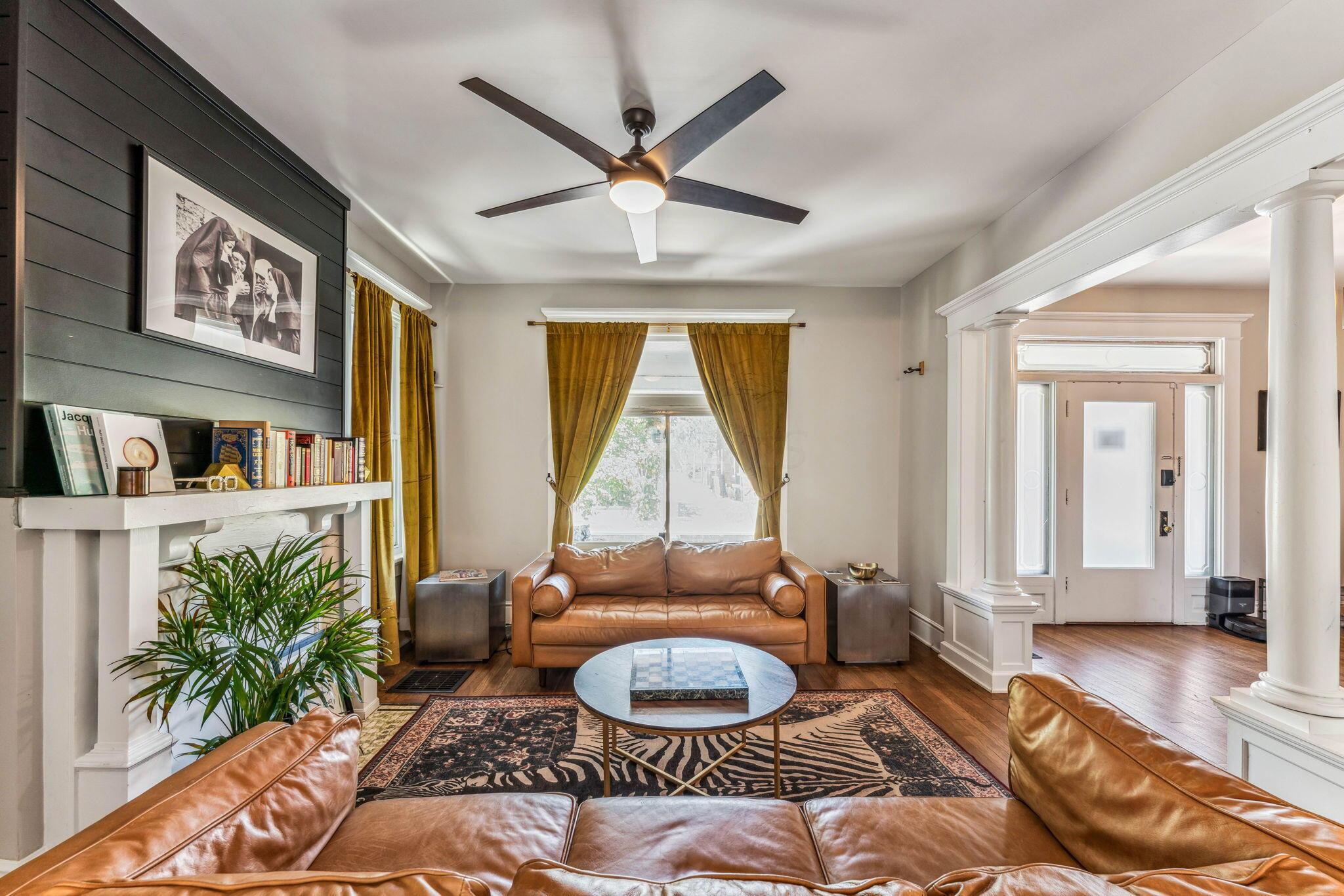 Livingston Ave, Columbus, OH 43205