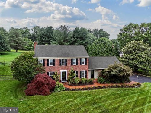 2 Woodcrest Way, Landenberg, PA, 19350-1057 | Card Image