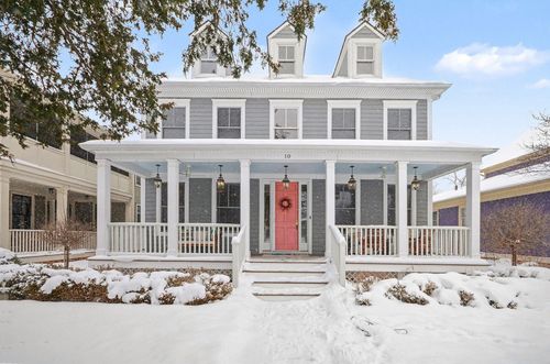 10 Riverbank Dr, Beverly Hills, MI, 48025-4808 | Card Image