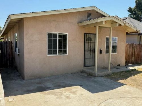 233 N C St, Exeter, CA, 93221-1213 | Card Image