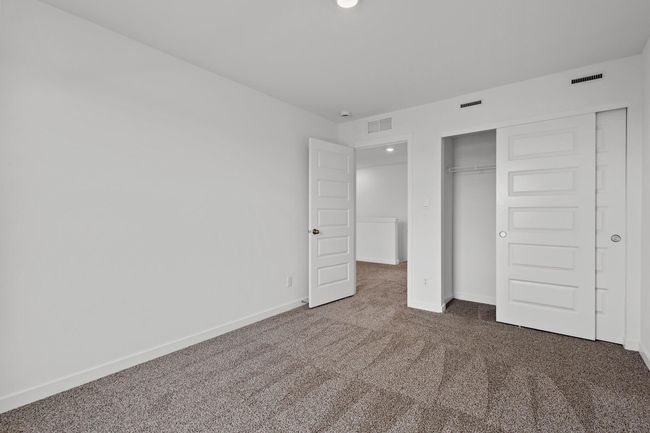 heneley white25 | Image 39