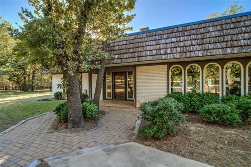 6101 N Santa Fe Ave, Edmond, OK, 73025-2241 | Card Image