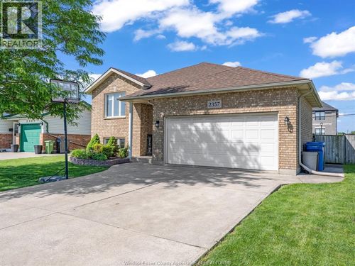 2357 Longfellow, Windsor, ON, N9B3J7 | Card Image