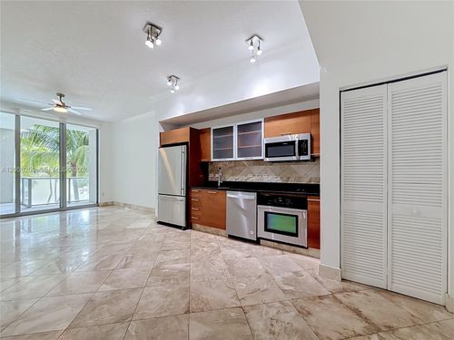 h0907-3470 E Coast Ave, Miami, FL, 33137-3986 | Card Image