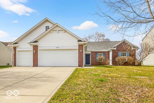 2212 Southlake Ave E, Greenwood, IN, 46143-6407 | Card Image
