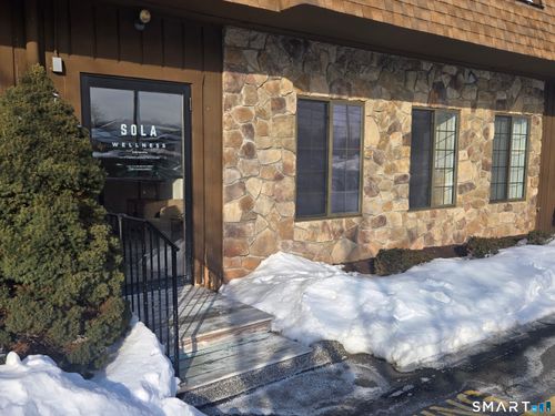 201202-304 Federal Rd, Brookfield, CT, 06804-2418 | Card Image