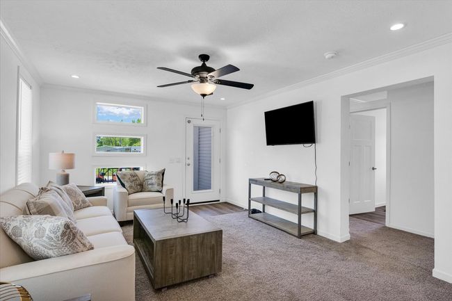 305 Mclean St, Home with 3 bedrooms, 2 bathrooms and 2 parking in Mahomet IL | Image 12