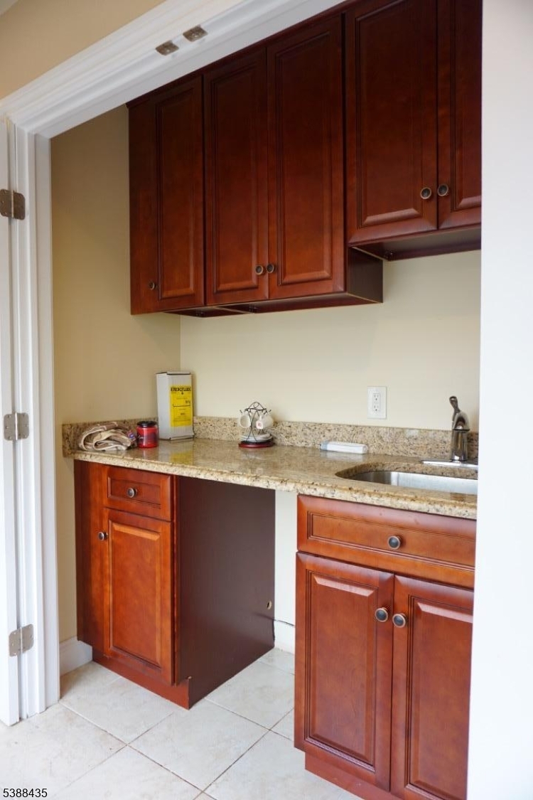 Commercial Lease in Paterson City 4