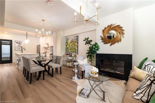 2-163 Grand River Ave, Brantford, ON, N3T4X7 | Card Image