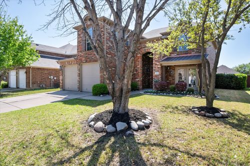 2815 S Serrano, Grand Prairie, TX, 75054-6752 | Card Image